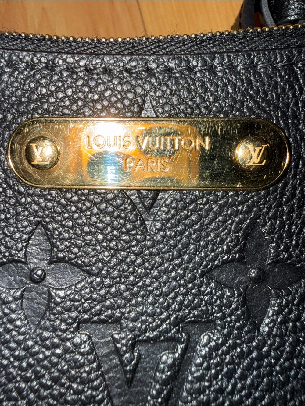 Louis Vuitton Black liv Monogram Empreinte Leather Shoulder Bag - Picture 8 of 12